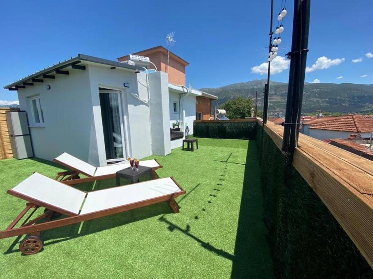 Rooftop Apartment With Garden In ヨアニナ エクステリア 写真